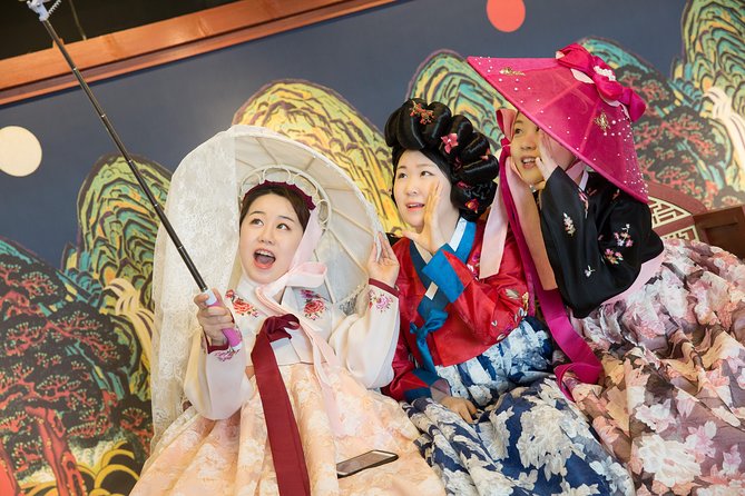 N Seoul Tower Hanbok Rental - Your check-in and where the session starts