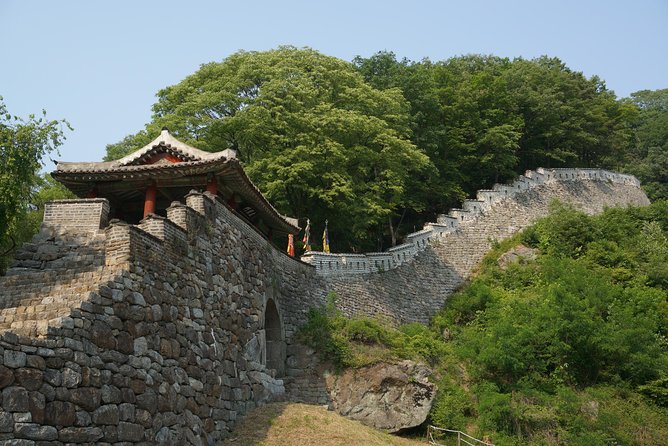 Namhansanseong UNESCO Historical Sites and Korean Folk Village-Private Tour - The fortress walk: gates, views, and where to expect the effort