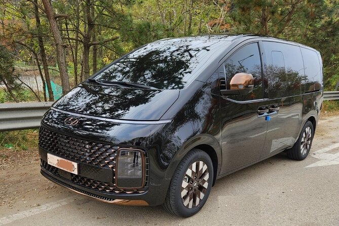 Private Airport Transfer <em> Incheon Airport <-> Seoul (1-5 people) – Key things that make this transfer work’ /></p>
<ul>
<li><strong>Meet-and-greet at Incheon:</strong> driver waits at the gate with a name board after checking your flight</li>
<li><strong>Door-to-door handoff:</strong> meet at your Seoul hotel lobby (for the return direction) or at the airport exit (for arrival)</li>
<li><strong>Comfort for small groups:</strong> private vehicle for up to 5 people, so you are not squeezed like mass transit</li>
<li><strong>Clear luggage rules:</strong> 5 standard bags allowed, with larger bags counted more strictly</li>
<li><strong>Flight delay support:</strong> multiple bookings mention the driver staying until you were through delays and customs</li>
<li><strong>Direct driver communication:</strong> at least one booking notes contact via WhatsApp when plans shifted</li>
</ul>
<h2>Why this Incheon to Seoul private transfer feels like good value</h2>
<p> Incheon Airport <-> Seoul (1-5 people) – Why this Incheon to Seoul private transfer feels like good value’ /><br />
Let’s talk value in real terms. You are paying <strong>$95.95 per group up to 5 people</strong> for a one-way ride, roughly <strong>$19.19 per person if you fill the seats</strong>. That is not the cheapest way to move around Seoul, but it often beats the total hassle cost of sorting taxis, waiting in the wrong line, or herding luggage through crowded arrival areas.</p>
<p><p>What makes this purchase feel smart is the time-and-energy refund. After a long flight, the last thing you want is to spend your first hour dealing with phones, directions, and price debates. Here, you get <strong>a private pickup</strong> and a driver who expects you at a specific spot. The ride time is listed at about <strong>1 hour 30 minutes</strong>, which is exactly the kind of predictability that helps your whole itinerary click into place.</p>
</p>
<p><p>Also, the rating is strong: a <strong>4.9 score from 235 reviews</strong> with <strong>96% recommended</strong>. The feedback pattern is consistent, with people calling out punctual pickup, clean comfort, and helpful luggage handling.</p>
</p>
<div class="twil" style="margin: 20px 0; padding: 15px 0;"><p>You can also read our reviews of more private tours in Seoul</p><ul style="margin: 10px 0; padding: 0; list-style: none;"><li style="margin: 0 0 10px 0; padding: 0 0 10px 0; border-bottom: 1px solid #eee; display: flex; align-items: flex-start; gap: 12px; line-height: 1.4;"><a href="https://theseoultraveler.com/private-dmz-tour-no-shopping-3rd-tunnel-suspension-bridge/" aria-hidden="true" tabindex="-1"><img decoding="async" style="width: 80px; height: 60px; object-fit: cover; border-radius: 4px; flex-shrink: 0;" src="https://static.theseoultraveler.com/wp-content/uploads/private-dmz-tour-no-shopping-3rd-tunnel-suspension-bridge-150x150.jpg" alt="" loading="lazy"></a><div><a href="https://theseoultraveler.com/private-dmz-tour-no-shopping-3rd-tunnel-suspension-bridge/">Private DMZ Tour (No Shopping): 3rd Tunnel & Suspension Bridge</a><br><span style="font-size: 0.82em; color: #555; margin-top: 2px;"><span style="color: #f5a623;">★</span> 5.0 · 607 reviews</span></div></li><li style="margin: 0 0 10px 0; padding: 0 0 10px 0; border-bottom: 1px solid #eee; display: flex; align-items: flex-start; gap: 12px; line-height: 1.4;"><a href="https://theseoultraveler.com/seoul-city-private-full-day-tour-including-lunch/" aria-hidden="true" tabindex="-1"><img decoding="async" style="width: 80px; height: 60px; object-fit: cover; border-radius: 4px; flex-shrink: 0;" src="https://static.theseoultraveler.com/wp-content/uploads/seoul-city-private-full-day-tour-including-lunch-150x150.jpg" alt="" loading="lazy"></a><div><a href="https://theseoultraveler.com/seoul-city-private-full-day-tour-including-lunch/">Seoul City Private Full-Day Tour Including Lunch</a><br><span style="font-size: 0.82em; color: #555; margin-top: 2px;"><span style="color: #f5a623;">★</span> 5.0 · 469 reviews</span></div></li><li style="margin: 0; padding: 0; border-bottom: none; display: flex; align-items: flex-start; gap: 12px; line-height: 1.4;"><a href="https://theseoultraveler.com/private-dmz-the-3rd-tunnel-tour-from-seoul-optional-red-bridge/" aria-hidden="true" tabindex="-1"><img decoding="async" style="width: 80px; height: 60px; object-fit: cover; border-radius: 4px; flex-shrink: 0;" src="https://static.theseoultraveler.com/wp-content/uploads/private-dmz-the-3rd-tunnel-tour-from-seoul-optional-red-bridge-150x150.jpg" alt="" loading="lazy"></a><div><a href="https://theseoultraveler.com/private-dmz-the-3rd-tunnel-tour-from-seoul-optional-red-bridge/">Private DMZ the 3rd Tunnel Tour from Seoul (optional Red Bridge)</a><br><span style="font-size: 0.82em; color: #555; margin-top: 2px;"><span style="color: #f5a623;">★</span> 5.0 · 429 reviews</span></div></li></ul></div><h2>Getting picked up at Incheon: name board, flight check, and quick clarity</h2>
<p><img width="669" height="446" decoding="async" src=