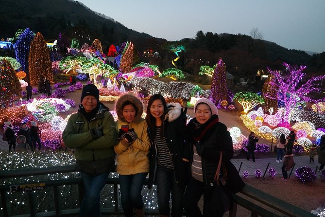 Private day tour Korea(Seoul trip) with Professional Photographer - Folk village, Fortress, and Everland: big sights for families and thrill-seekers