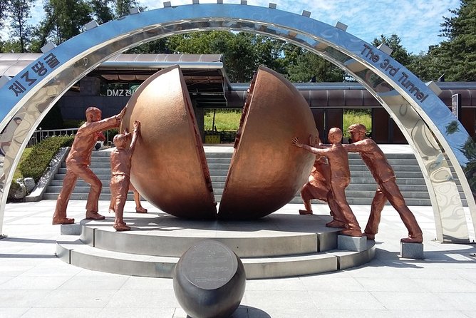 [Private] DMZ & Imjingak Peace Gondola Experience Inter-Korean War - The amethyst or ginseng center stop: a small detour, with a purpose