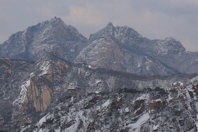Private Hiking to Bukhansan & Korean Style Spa(Include Lunch) - The guides: why conversation matters on this kind of day