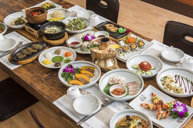 Private Jeonju Hanok Village - Culinary tour - Jeonju Hanok Village: ondol heat, roof edges, and what to look for