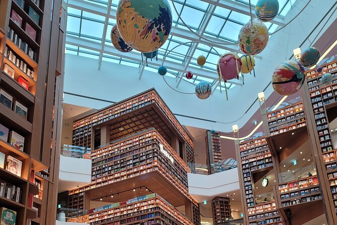 Private Korean Folk Village, Suwon Starfield Libarary&Hwaseong - Starfield Suwon Library: A Modern Break You’ll Actually Appreciate