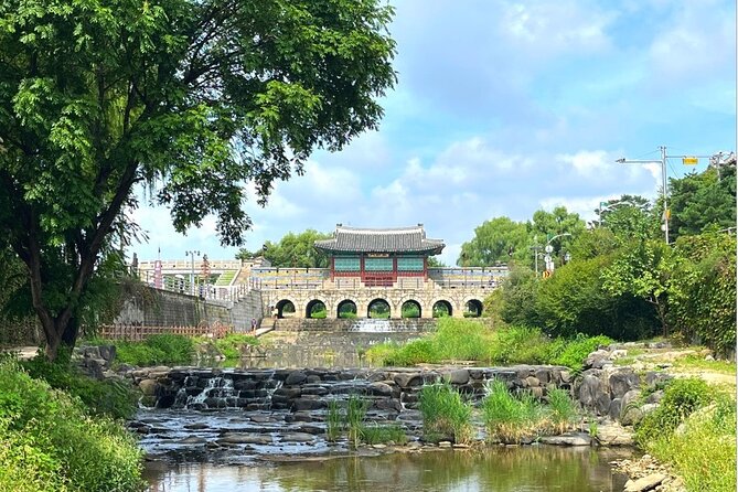 Private Korean Folk Village, Suwon Starfield Libarary&Hwaseong - Hwaseong Fortress in Suwon: A Wall Walk That Makes History Click