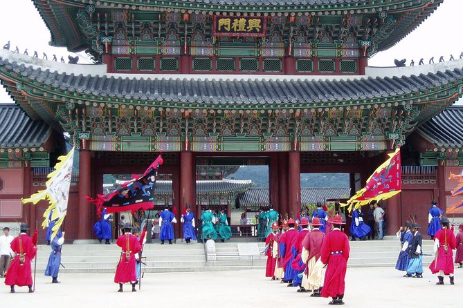 Private Layover Tour from Incheon Airport to Seoul - Why a layover to Seoul beats staying inside Incheon