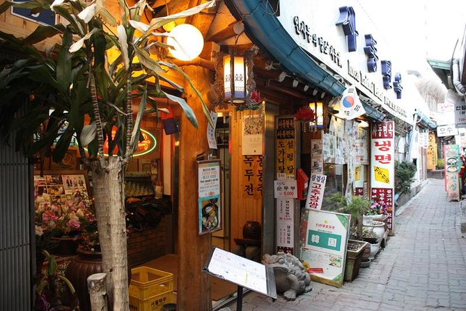 Private Layover Tour from Incheon Airport to Seoul - Small risks to manage: crowds, timing, and shopping-heavy pacing