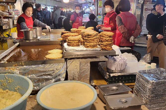 Private Seoul City Tour Palace, village, temple, market - Ikseon-dong Hanok Street and Insadong, Crafts, Art, and the Shops You Actually Browse
