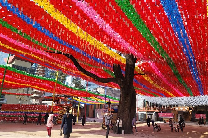 Private Seoul City Tour Palace, village, temple, market - Jogyesa Temple, Free Entry and Calm in the Middle of the City