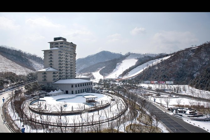 Private Ski Tour(Lesson) near Seoul at Elysian Gangchon Resort - Lifts, slopes, and what you should expect when lift tickets are extra