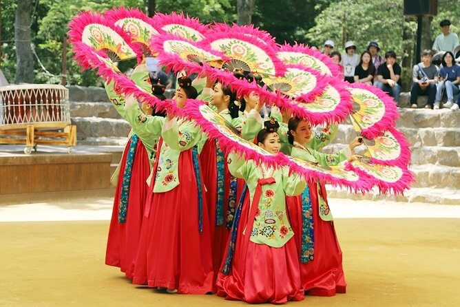 Private Tour around Suwon UNESCO Fortress and Korea Folks Village - Private AC transport with Wi-Fi, what it actually changes