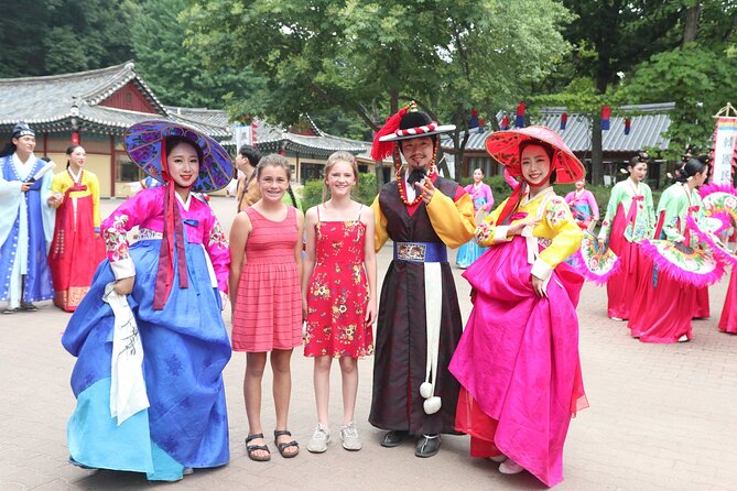 Private Tour around Suwon UNESCO Fortress and Korea Folks Village - Guide quality in the real world, Paul versus Kory