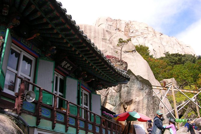 Seoraksan National Park Ulsanbawi Hiking from Seoul - What to pack for a Seoraksan day: shoes, snacks, and the gear you’ll want