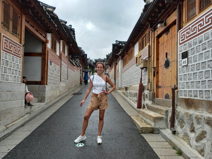Seoul: 4-Hour Guided Tour to Palace, Bukchon, Jogyesa Temple - Jogyesa Temple and the Religion Map of Seoul