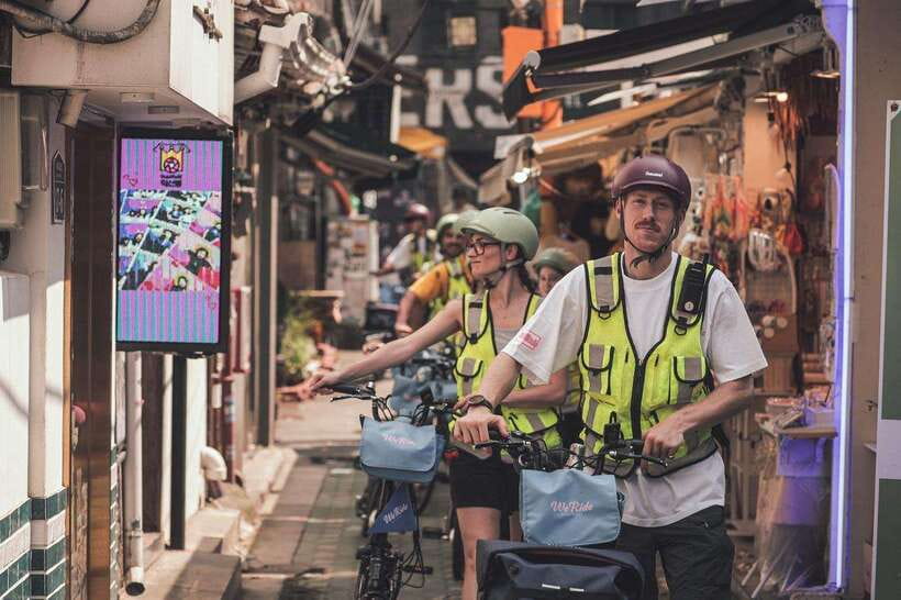 Seoul: Afternoon Ebike tour and "Happy Hour" food and drinks - Riding the calm Seoul line: Cheonggyecheon and Berlin Square