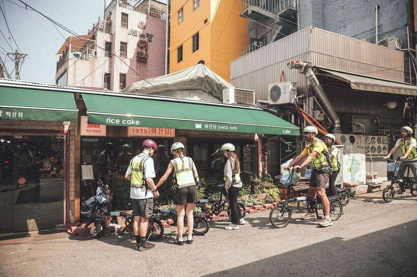 Seoul: Afternoon Ebike tour and "Happy Hour" food and drinks - Getting oriented at Le Meiller Jongno Town (Jongno Boulevard)