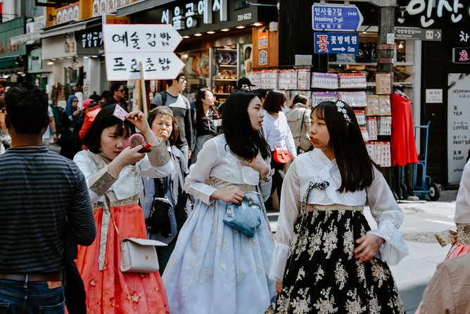 Seoul Art Tour with a Local Expert: 100% Personalized & Private - Ssamziegil: a market-mall hybrid for art, fashion, and home goods