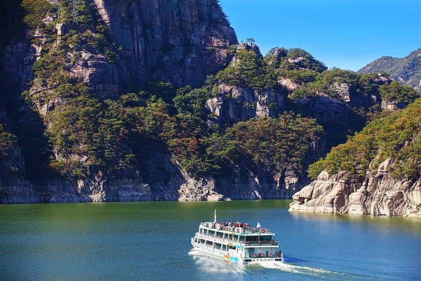 Seoul: Chungju Cruise, Cable Car & Cave Kayak Adventure Tour - Cheongpung Cable Car: Panoramic Peaks and a Built-In Break