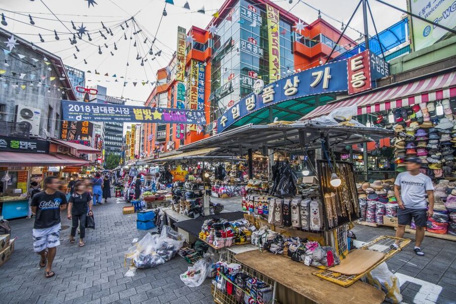 Seoul: City Highlights Full or Half Day Custom Private Tour - How the 9 a.m. pickup and private car change your whole Seoul day