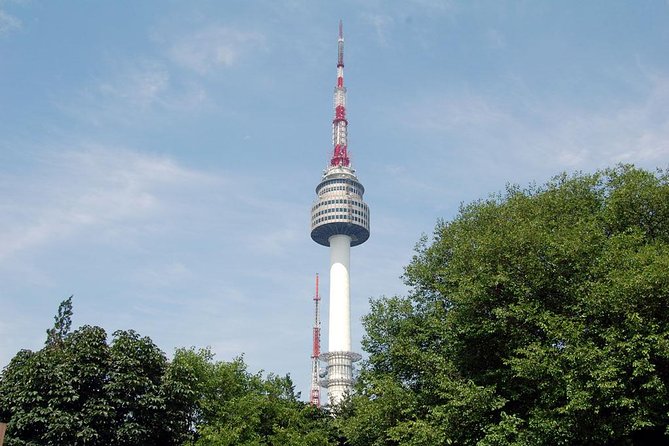 Seoul City Sightseeing Tour Including Gyeongbokgung Palace, N Seoul Tower, and Namsangol Hanok Village - Ginseng Center Stop: Useful Context, Shopping Reality