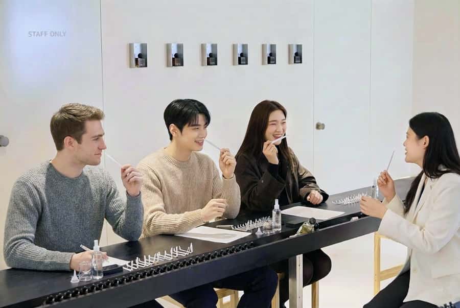 Seoul: Create Your Own Natural Perfume with a Perfumer - Inside the workshop: what the rules mean for your senses