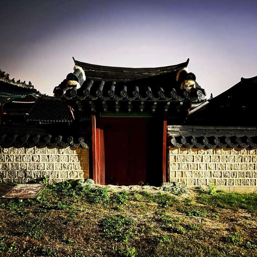 Seoul: Dark Side of the City and Ghost Stories Walking Tour - Dark Seoul at Night, with History as the Scare