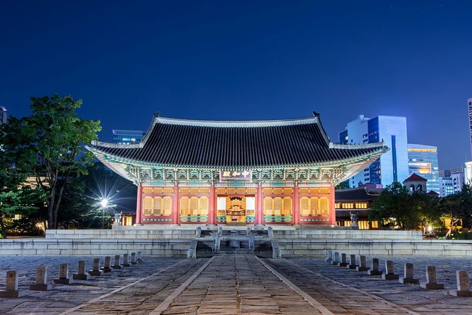 Seoul: Deoksugung Palace Night Tour - What makes this guide format worth it