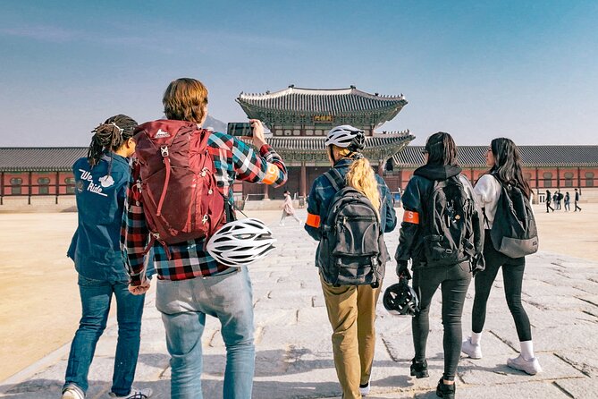 Seoul E-bike Tour - Seochon and the oldest city-wall gate, with a short stretch to breathe