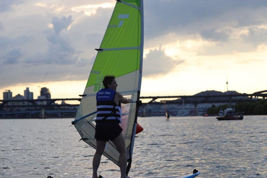 Seoul : Efoil Experience in Han River - Equipment, safety, and what Koa actually teaches you