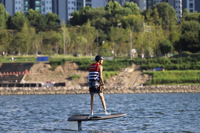 Seoul : Efoil & Windsurf Experiences in Han River - Ttukseom’s upper Han River: why the water makes the lesson easier