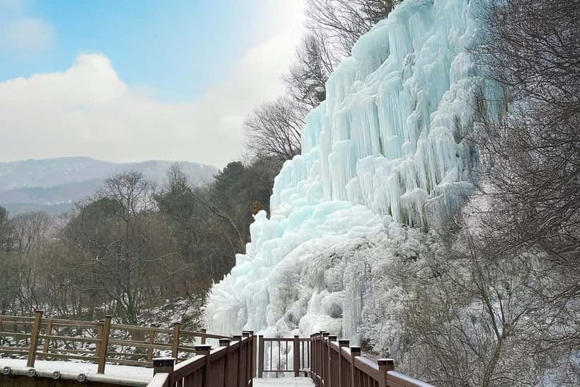 Seoul: Eobi+Nami+Hanbok(+RailBike or Strawberry Options)Tour - Eobi Ice Valley: the white winter photo factory
