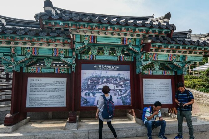 Seoul Full Day Tour with a Local: 100% Personalized & Private - Private walking in Seoul, minus the guessing