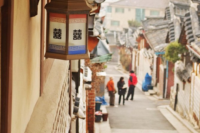 Seoul Full Day Tour with a Local: 100% Personalized & Private - Dongdaemun Design Plaza: modern Seoul without losing the rhythm