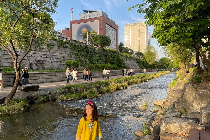Seoul Fun Food Tour: 12 different food tastings - What 12 Tastings Really Means for Your Hunger Level