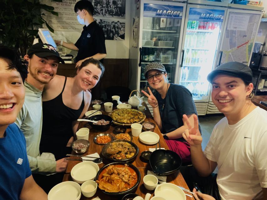 Seoul: Guided City Wall Sunset Hike with Korean Dinner - What the guides do that makes this tour worth it