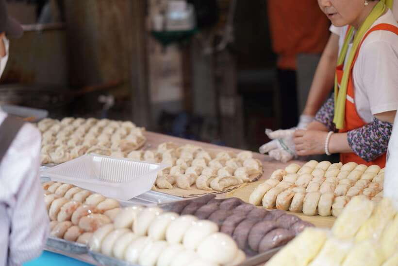 Seoul: Guided Street Food Tour at Namdaemun Market - Price and What You Get for $43