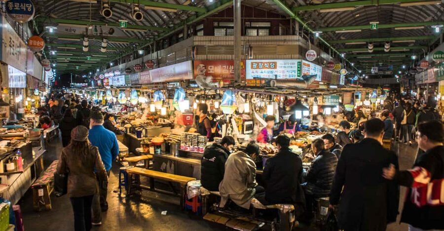 Seoul Gwangjang Market Foody Walking Tour - Cheonggyecheon Stream: the breather your feet and camera will thank you for