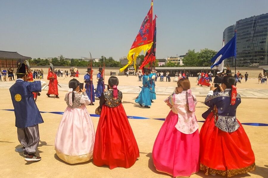Seoul: Gyeongbok Palace and Bukchon Hanok Walking Tour - Gyeongbokgung Palace: watching history happen in front of you