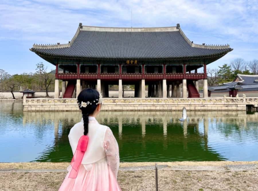 Seoul: Gyeongbokgung / Hanok Village / N Seoul Tower - Gyeongbokgung Palace and Hanbok for a Joseon-era photo moment