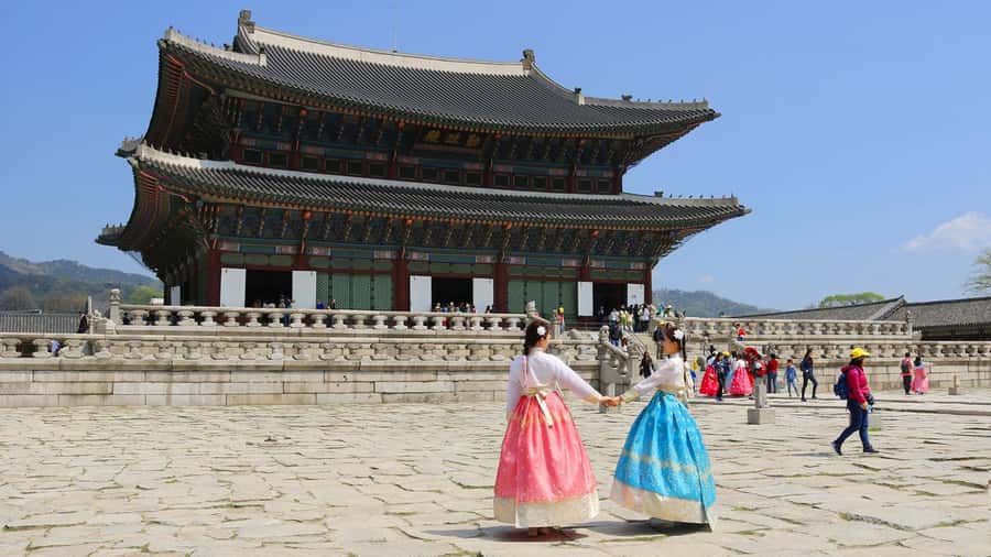 Seoul: Gyeongbokgung / Hanok Village / N Seoul Tower - N Seoul Tower by cable car: included rides and real view payoff