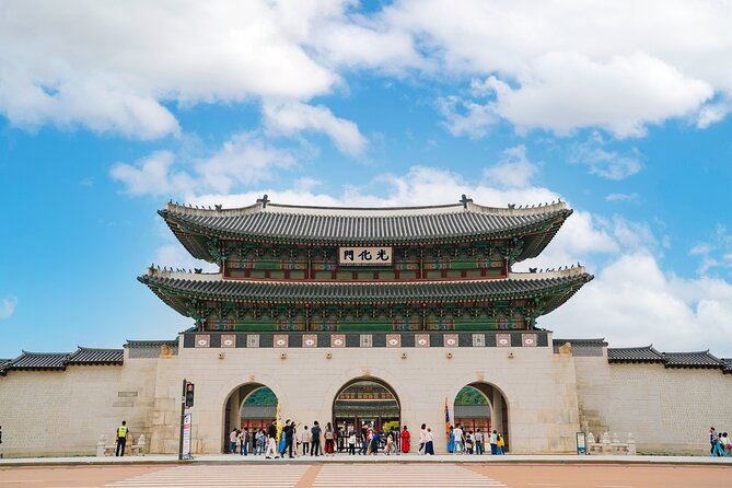 Seoul: Gyeongbokgung Palace Half day Tour - Meeting Point at the National Palace Museum of Korea