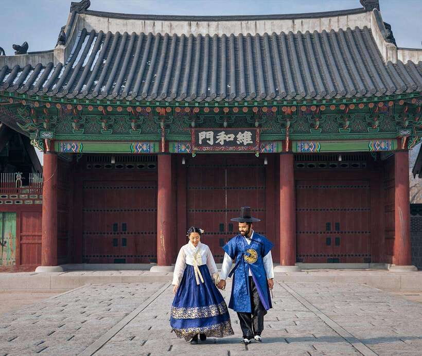 Seoul: Hanbok Rental with Gyeongbokgung Palace Entry - Photo and Style Options: Hair, Accessories, and Even Poses