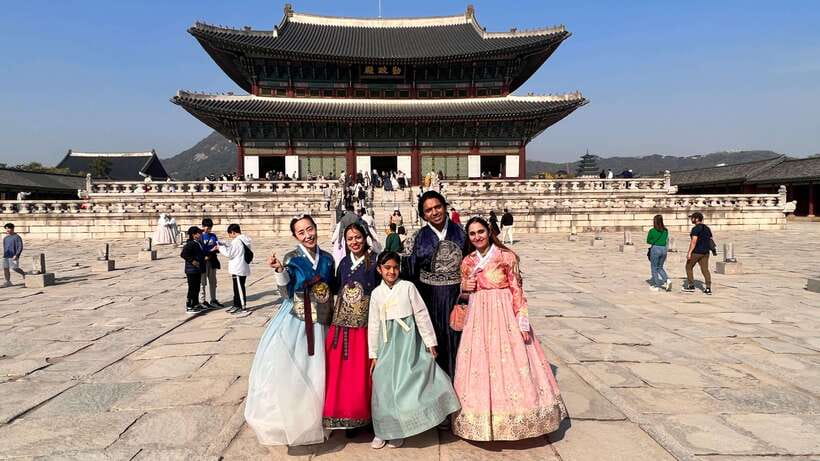 Seoul Highlights: Gyeongbok Palace, Insadong & N Seoul Tower - Namsangol Hanok Village: the calm pause before the tower