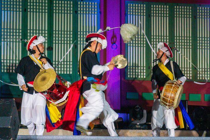 Seoul Highlights & Hidden Gems – Private Tour with Photo Service - Gwangjang Market: Food Options, and the Convenience of a Guided Route
