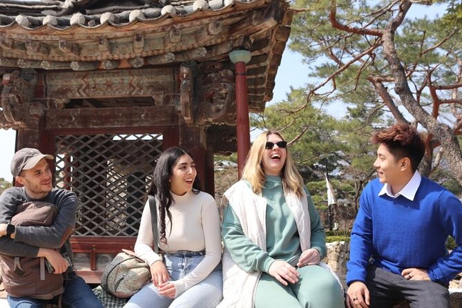 Seoul Highlights & Hidden Gems Tours by Locals: Private + Custom - The core route: Cheonggyecheon Stream to Gyeongbokgung to Bukchon