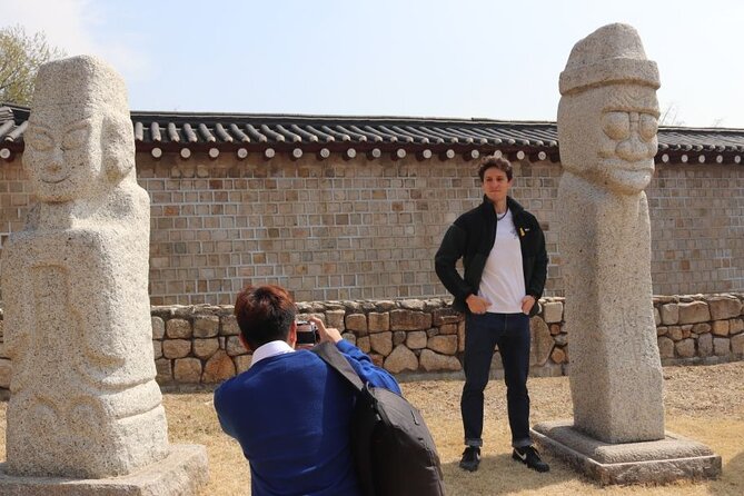 Seoul Highlights & Hidden Gems Tours by Locals: Private + Custom - Markets and extra stops, depending on your interests