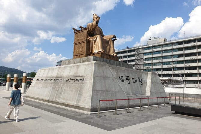 Seoul History Walking Tour - Bosingak Bell Pavilion and the city’s nighttime timekeeping