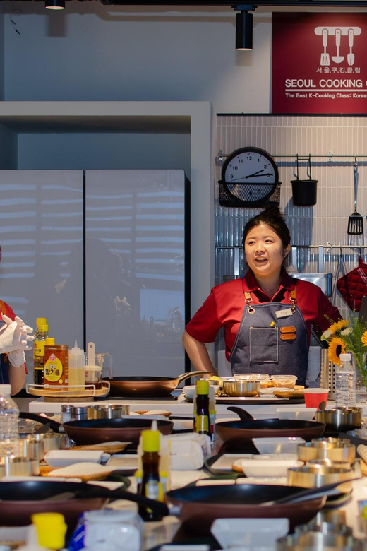 Seoul: Korean Cooking at Seoul Cooking Club! - Main Dishes You Actually Build: Japchae, Bulgogi, and Jeonju Bibimbap