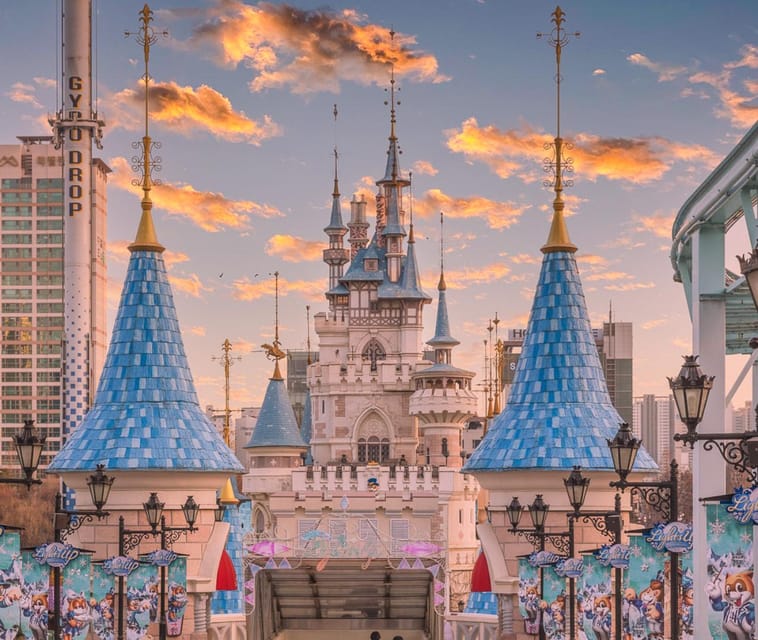 Seoul: Lotte World 1 Day Pass & Korean School Uniform Rental - Rides and queues: how to avoid losing half your day