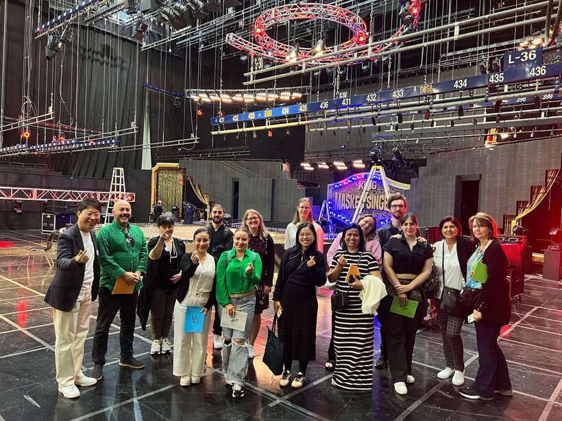 Seoul: MBC Insider Live K-Drama Rehearsal & VIP Studio Tour - Choosing the right day: studio tour only vs rehearsal vs K-pop special